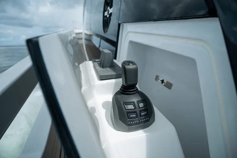 Slide: The Image of Azimut Fly 62 2026 - 12