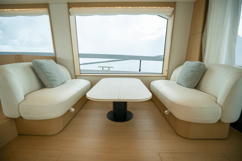 Slide: The Image of Azimut Fly 62 2026 - 15