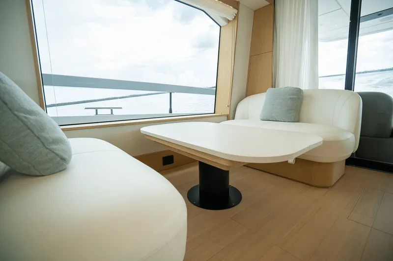 Slide: The Image of Azimut Fly 62 2026 - 16