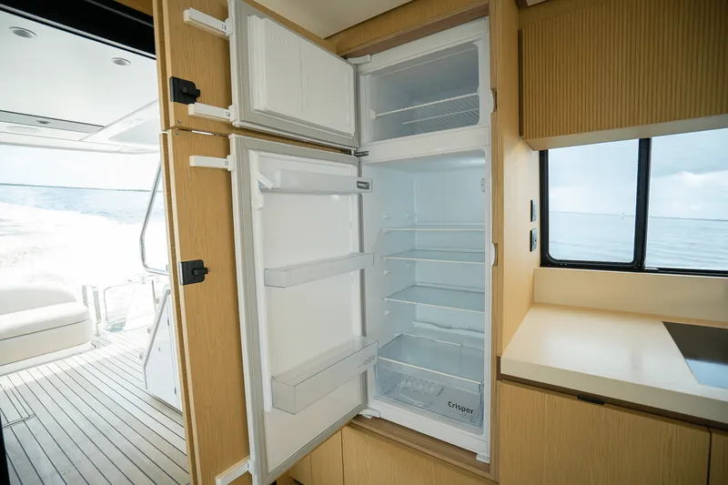 Slide: The Image of Azimut Fly 62 2026 - 22