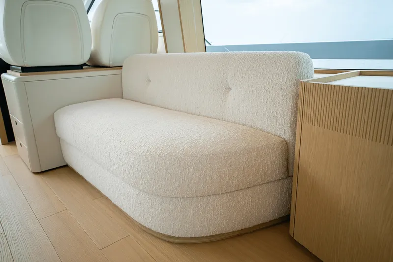 Slide: The Image of Azimut Fly 62 2026 - 29