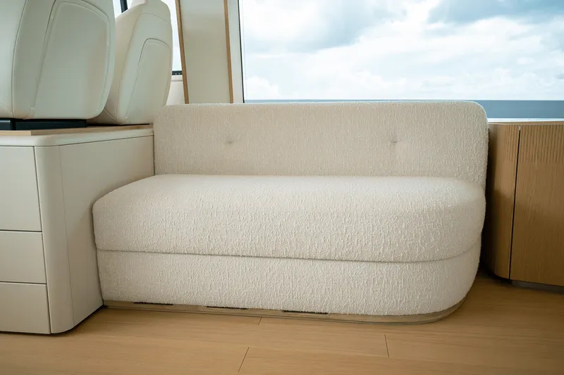 Slide: The Image of Azimut Fly 62 2026 - 30