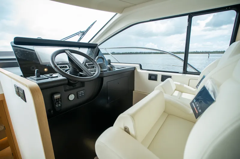 Slide: The Image of Azimut Fly 62 2026 - 32