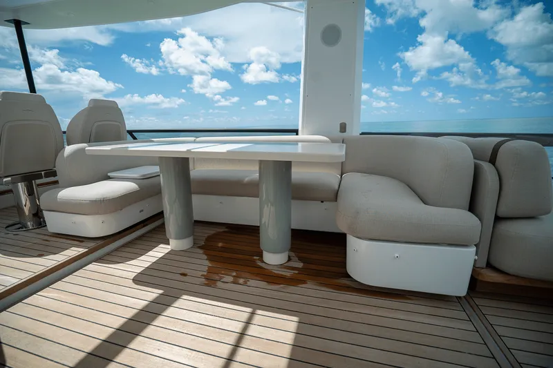 Slide: The Image of Azimut Fly 62 2026 - 47