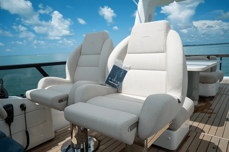 Slide: The Image of Azimut Fly 62 2026 - 56