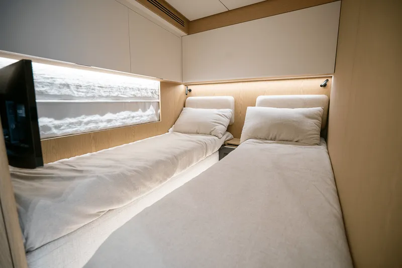 Slide: The Image of Azimut Fly 62 2026 - 59