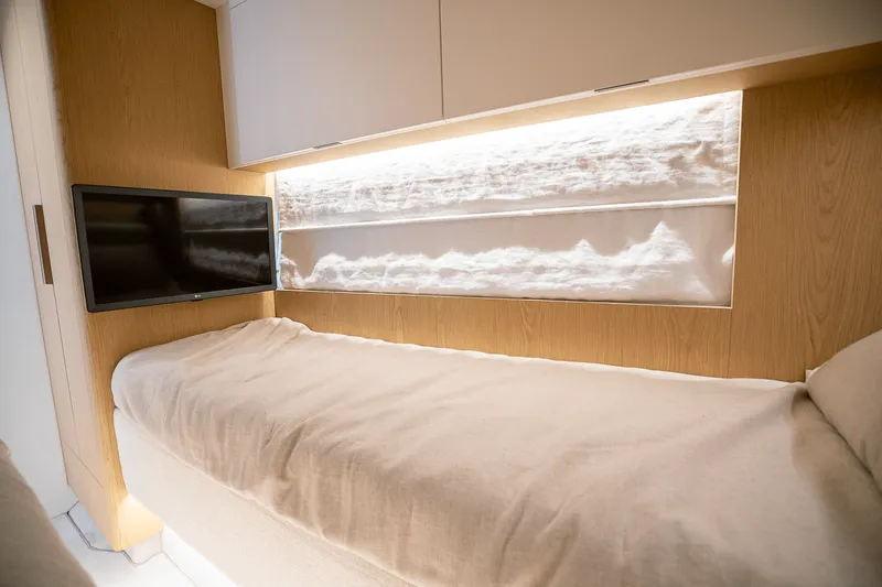 Slide: The Image of Azimut Fly 62 2026 - 60