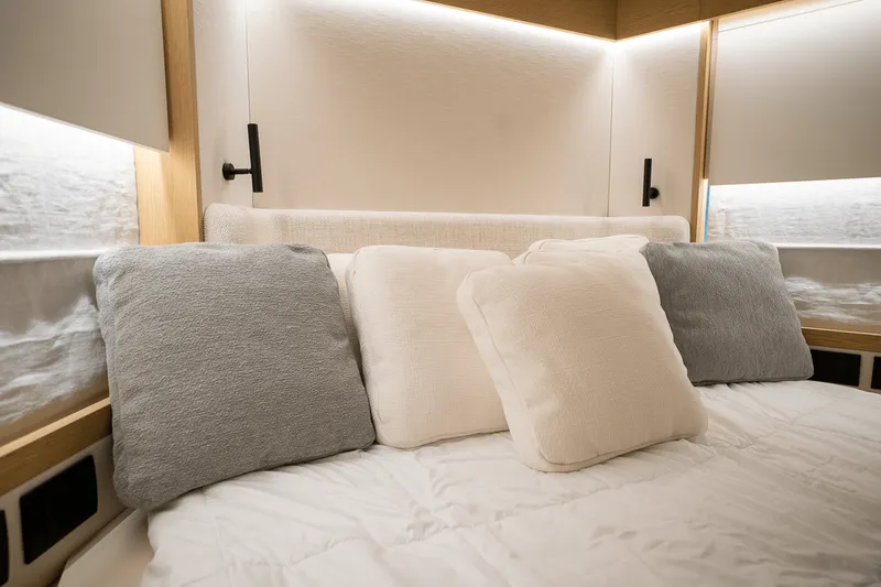 Slide: The Image of Azimut Fly 62 2026 - 67