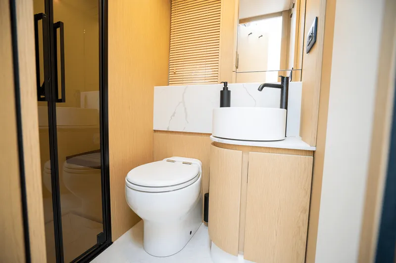 Slide: The Image of Azimut Fly 62 2026 - 71