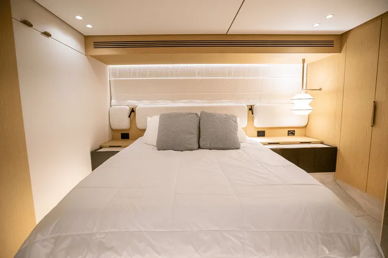 Slide: The Image of Azimut Fly 62 2026 - 78