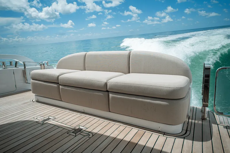 Slide: The Image of Azimut Fly 62 2026 - 9