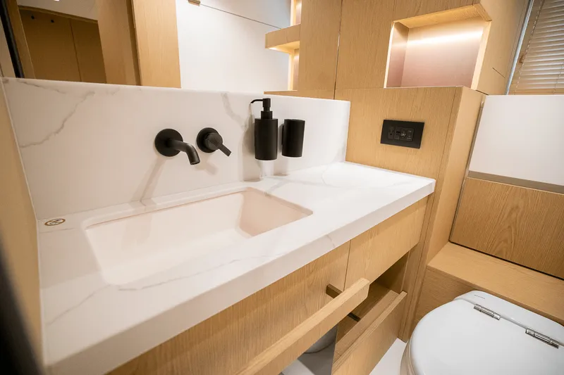 Slide: The Image of Azimut Fly 62 2026 - 90