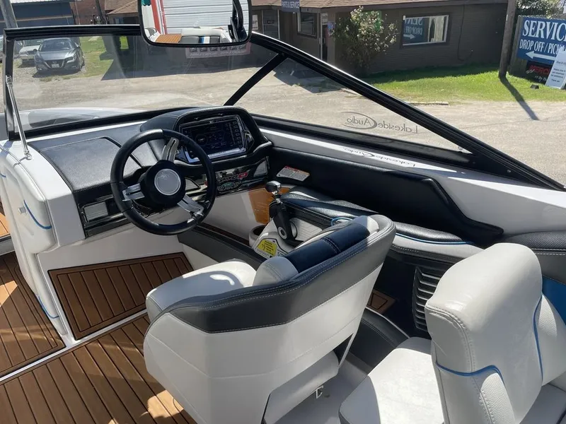 Slide: The Image of Nautique G25 2013 - 10