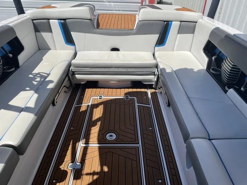 Slide: The Image of Nautique G25 2013 - 7