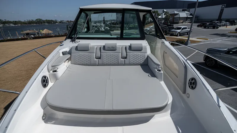 Slide: The Image of Sea Ray Sundancer 320 Outboard 2026 - 14