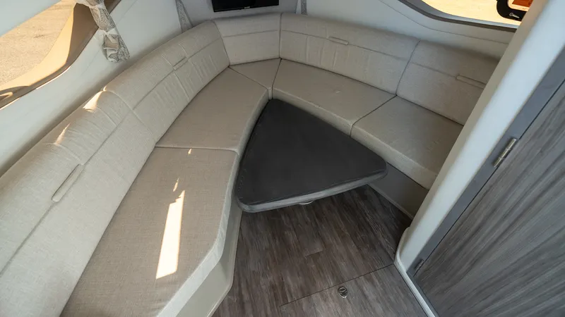 Slide: The Image of Sea Ray Sundancer 320 Outboard 2026 - 24