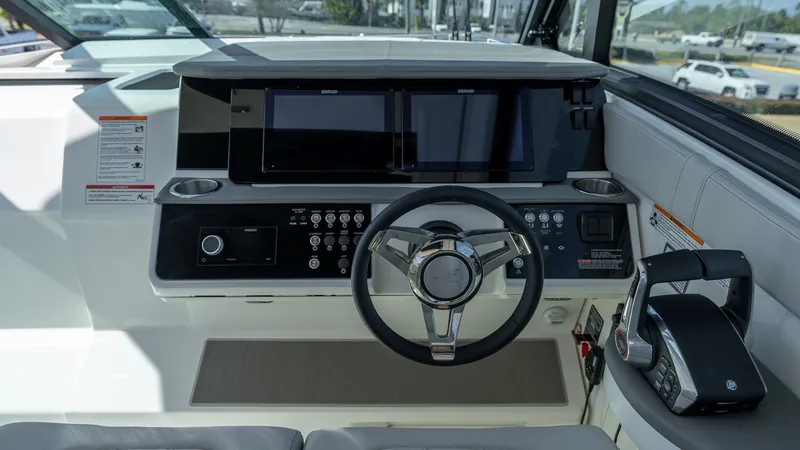 Slide: The Image of Sea Ray Sundancer 320 Outboard 2026 - 39