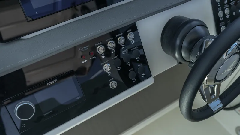 Slide: The Image of Sea Ray Sundancer 320 Outboard 2026 - 41