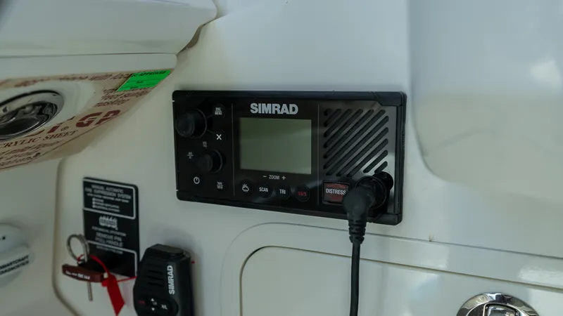 Slide: The Image of Sea Ray Sundancer 320 Outboard 2026 - 45