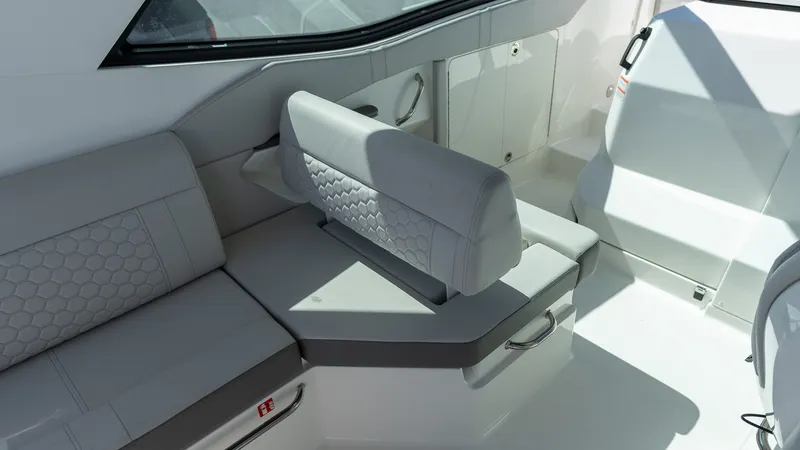 Slide: The Image of Sea Ray Sundancer 320 Outboard 2026 - 48