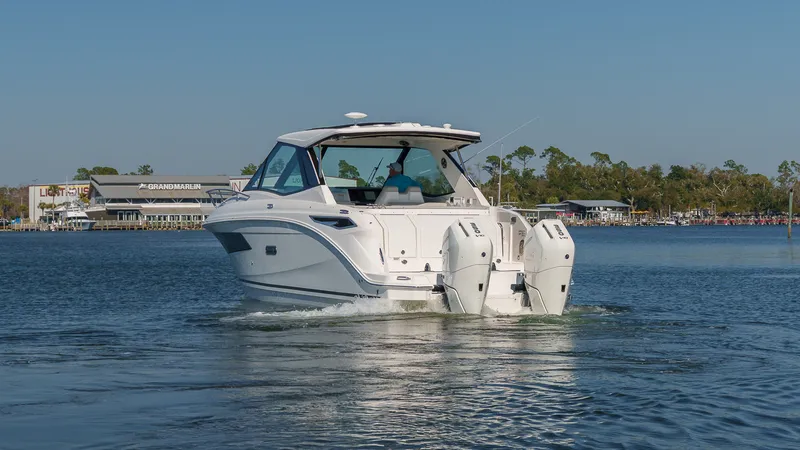 Slide: The Image of Sea Ray Sundancer 320 Outboard 2026 - 8