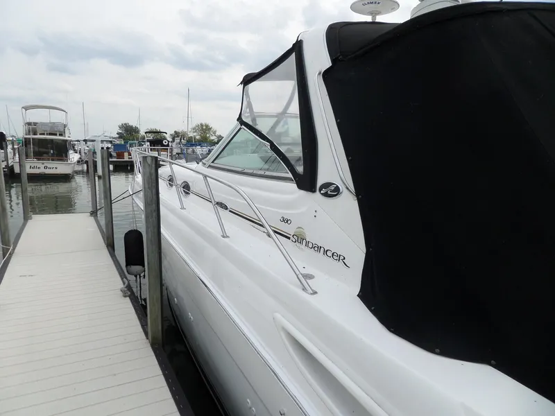 Slide: The Image of Sea Ray 380 Sundancer 2003 - 59