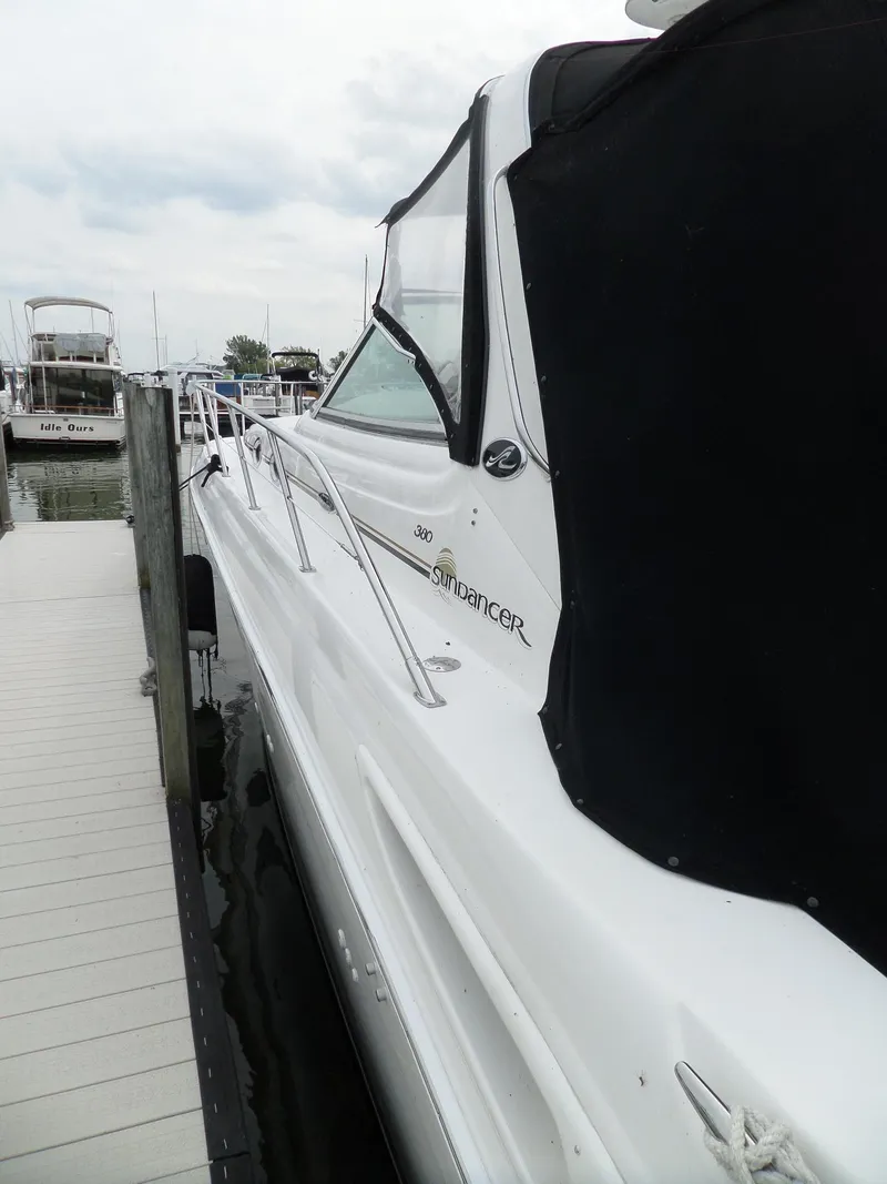 Slide: The Image of Sea Ray 380 Sundancer 2003 - 60