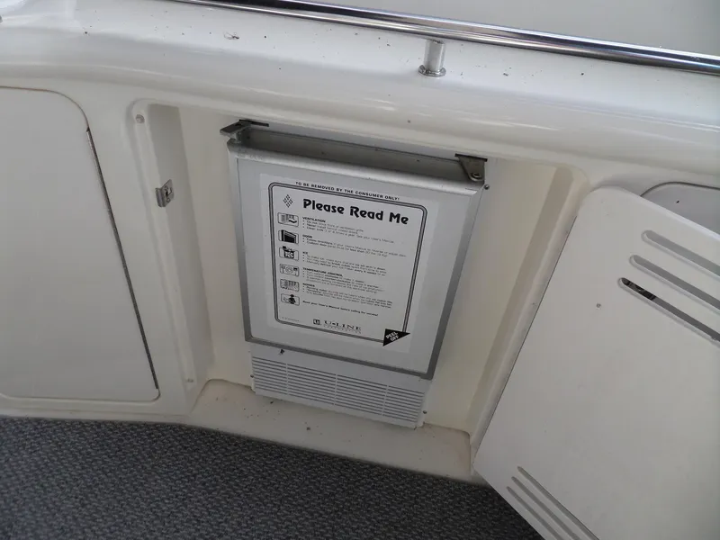 Slide: The Image of An information sign aboard a 2003 Sea Ray 380 Sundancer. - 22
