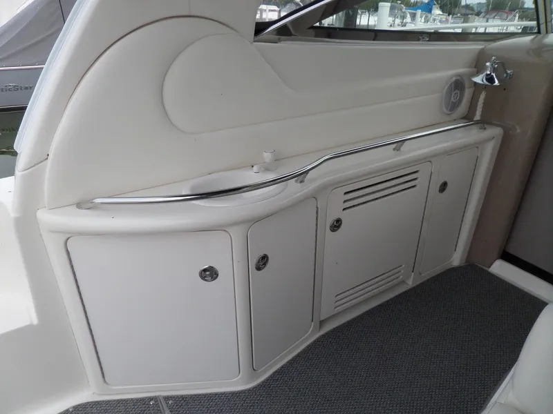 Slide: The Image of Sea Ray 380 Sundancer 2003 - 68