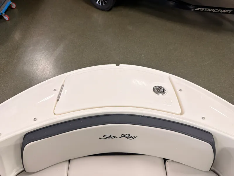 Slide: The Image of Sea Ray SPX 210 2026 - 45