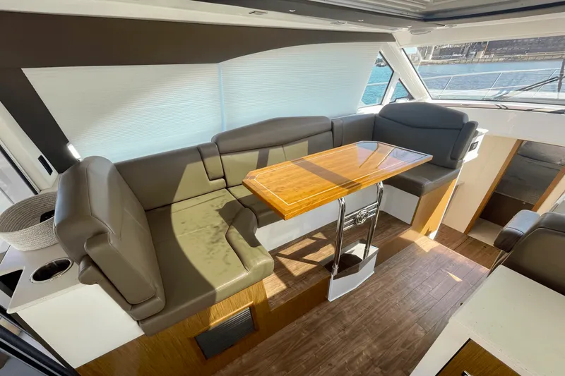 Slide: The Image of Cruisers Yachts 41 CANTIUS 2015 - 14