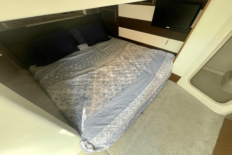 Slide: The Image of Cruisers Yachts 41 CANTIUS 2015 - 28