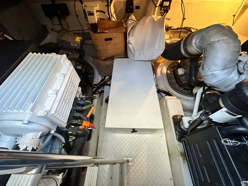 Slide: The Image of Cruisers Yachts 41 CANTIUS 2015 - 35