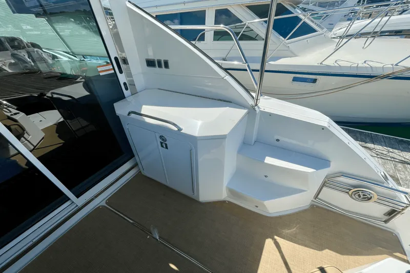Slide: The Image of Cruisers Yachts 41 CANTIUS 2015 - 6