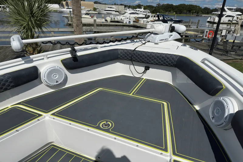 Slide: The Image of Everglades 243 CENTER CONSOLE 2017 - 14