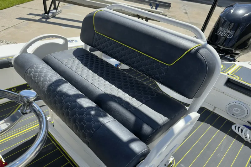 Slide: The Image of Everglades 243 CENTER CONSOLE 2017 - 5