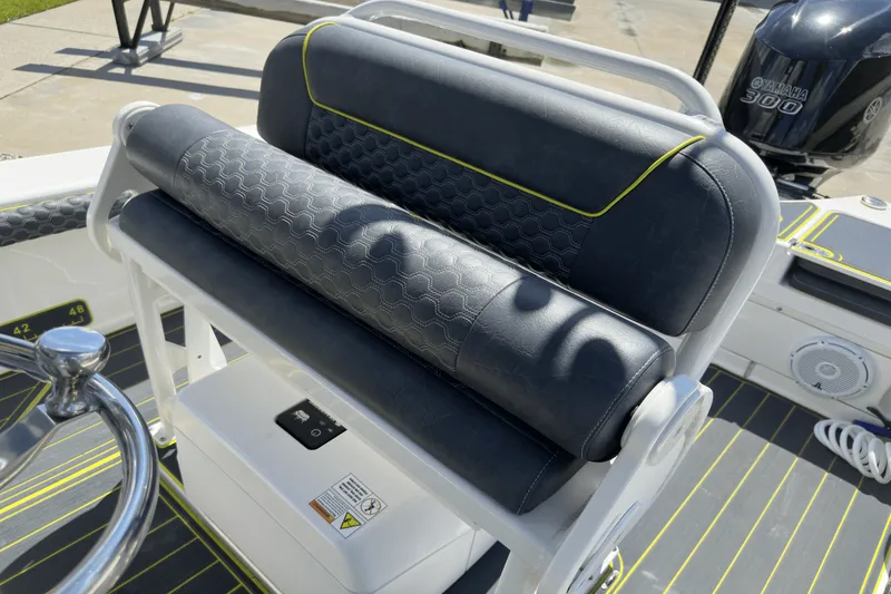 Slide: The Image of Everglades 243 CENTER CONSOLE 2017 - 6