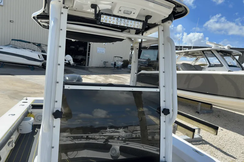 Slide: The Image of Everglades 243 CENTER CONSOLE 2017 - 8