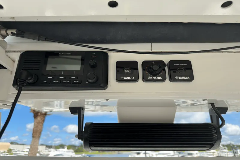 Slide: The Image of Everglades 243 CENTER CONSOLE 2017 - 9