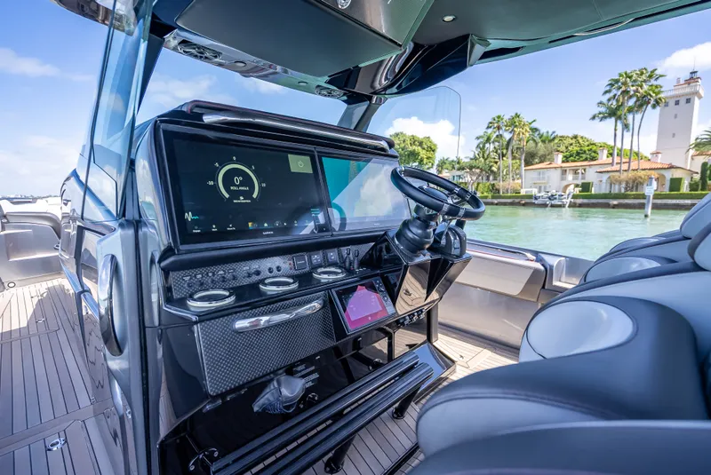 Slide: The Image of Nortech 500 Sport Center Console 2022 - 54
