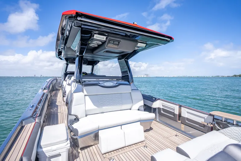 Slide: The Image of Nortech 500 Sport Center Console 2022 - 66