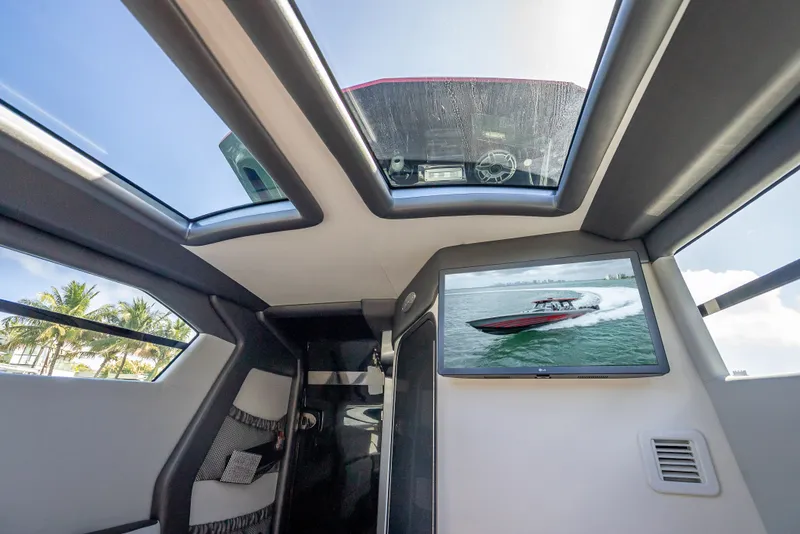 Slide: The Image of Nortech 500 Sport Center Console 2022 - 20