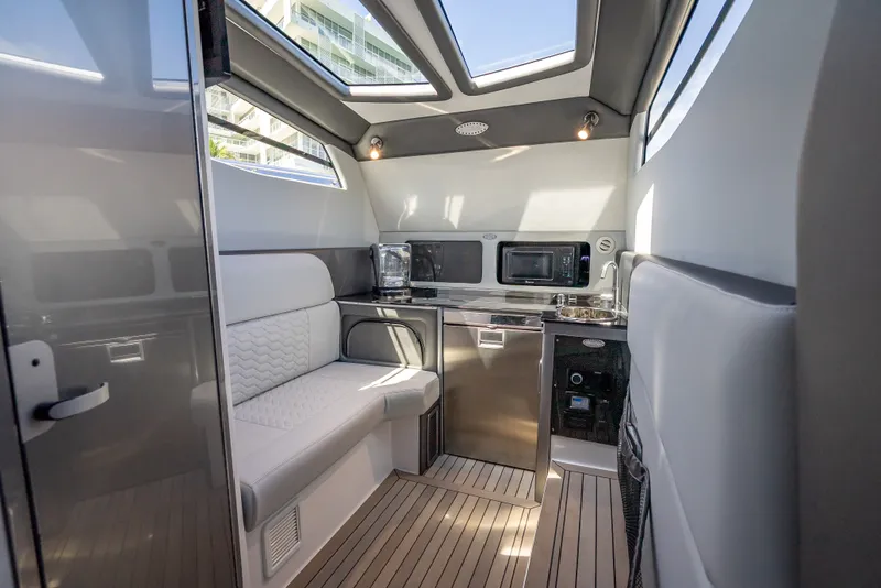 Slide: The Image of Nortech 500 Sport Center Console 2022 - 16