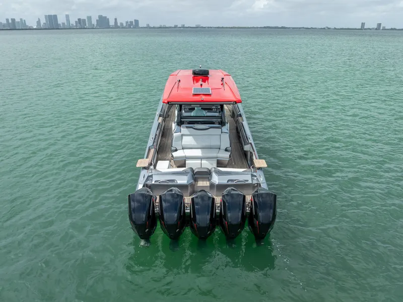 Slide: The Image of Nortech 500 Sport Center Console 2022 - 6