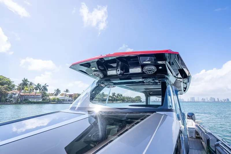 Slide: The Image of Nortech 500 Sport Center Console 2022 - 25