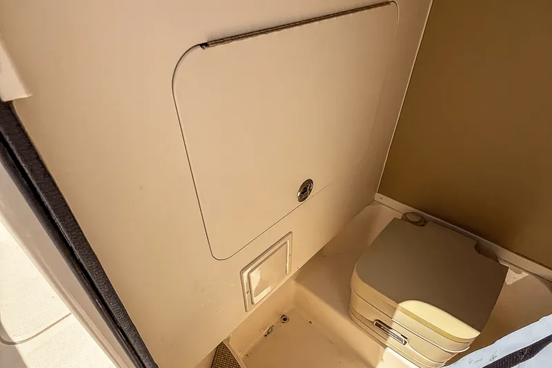 Slide: The Image of Grady-White 209 FISHERMAN 2016 - 27