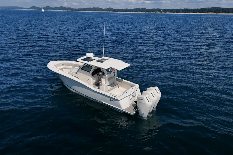 Slide: The Image of Scout 355 LXF 2024 - 12