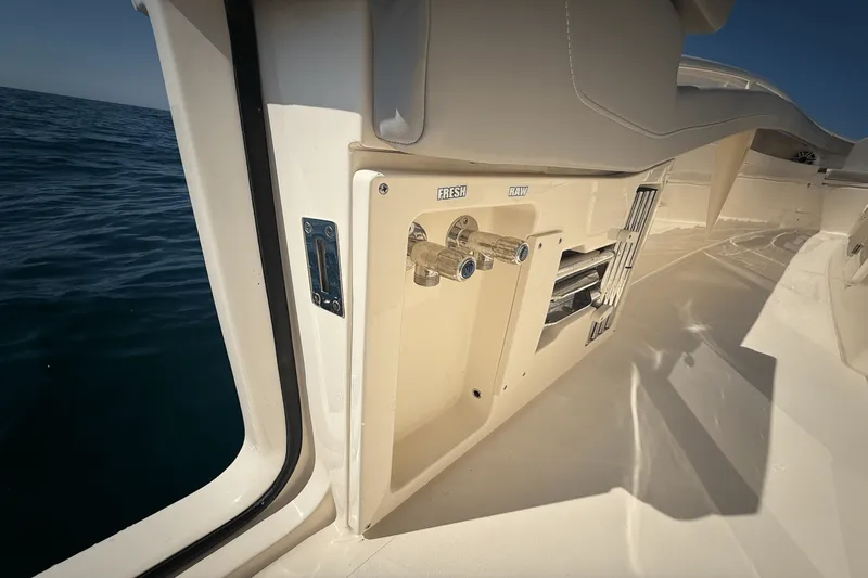 Slide: The Image of Scout 355 LXF 2024 - 37