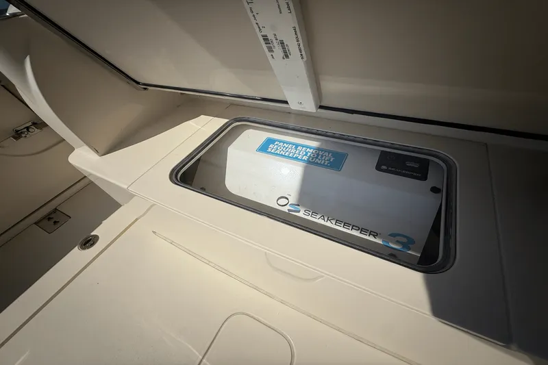 Slide: The Image of Scout 355 LXF 2024 - 41