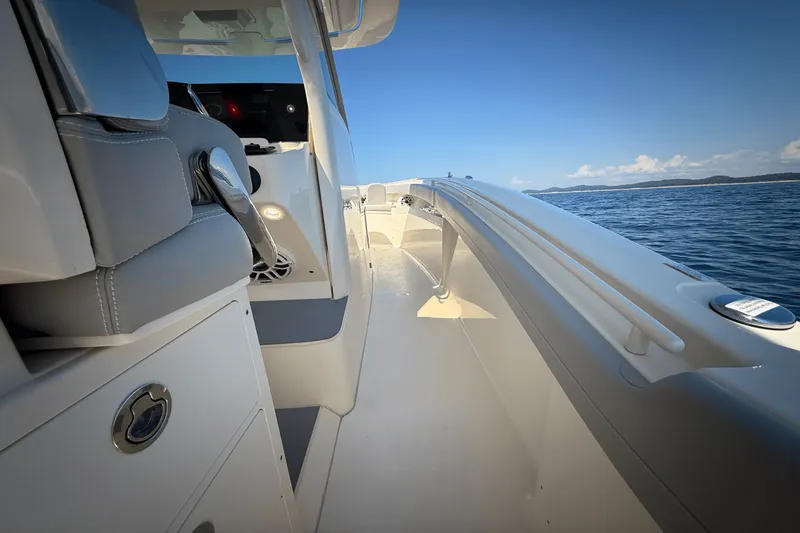 Slide: The Image of Scout 355 LXF 2024 - 42